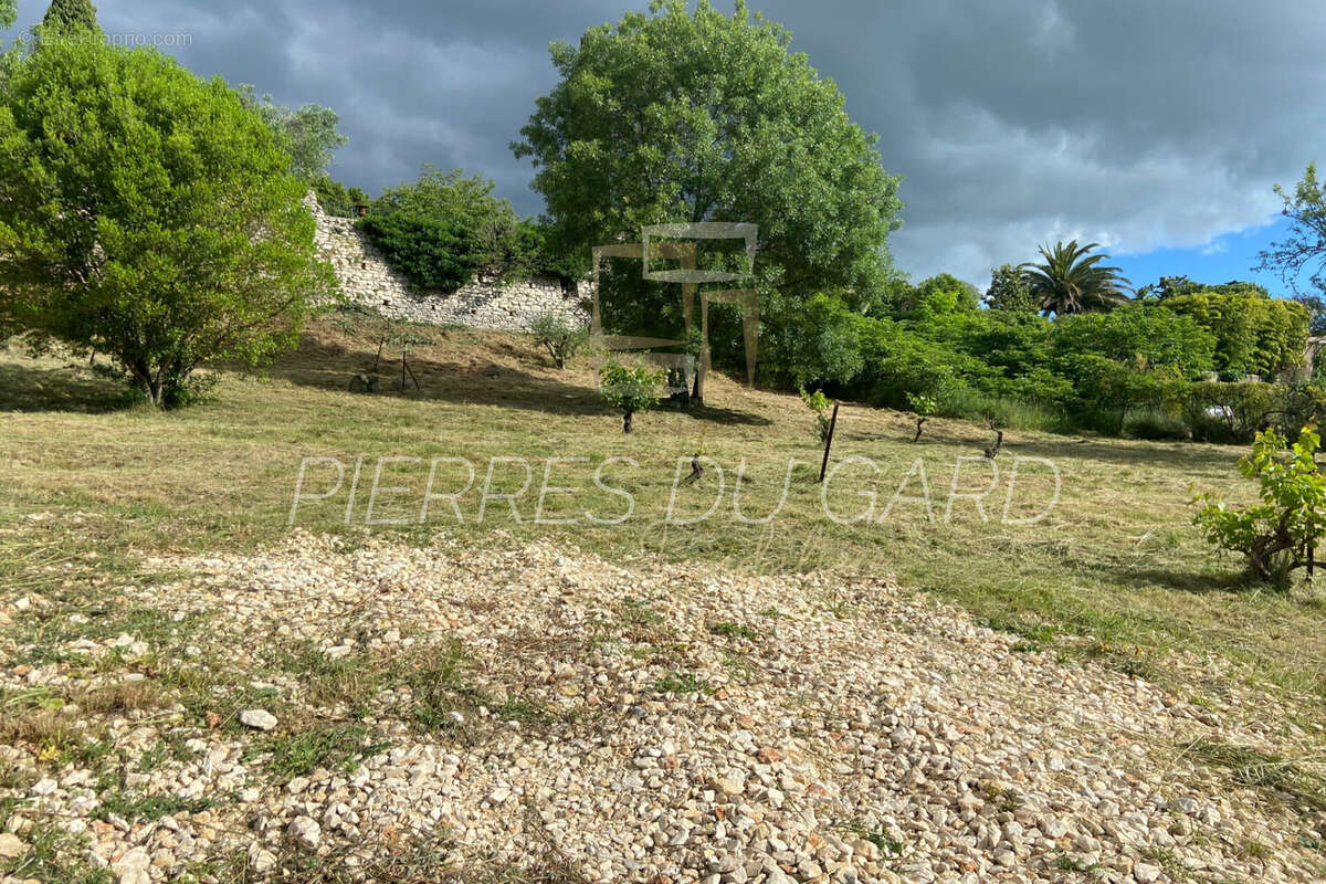 Terrain à LA ROUVIERE