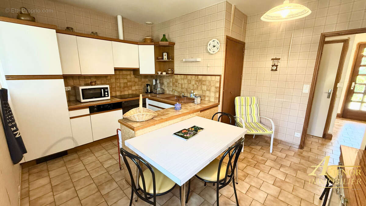 Boulazac - Maison familiale 179 m² avec jardin clos - photo 6