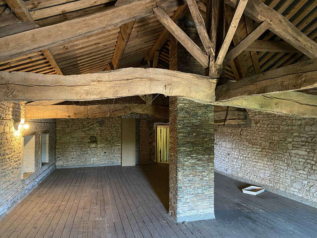CHARENTE, Proche Verteuil-sur-charente, Maison A Vendre - photo 12