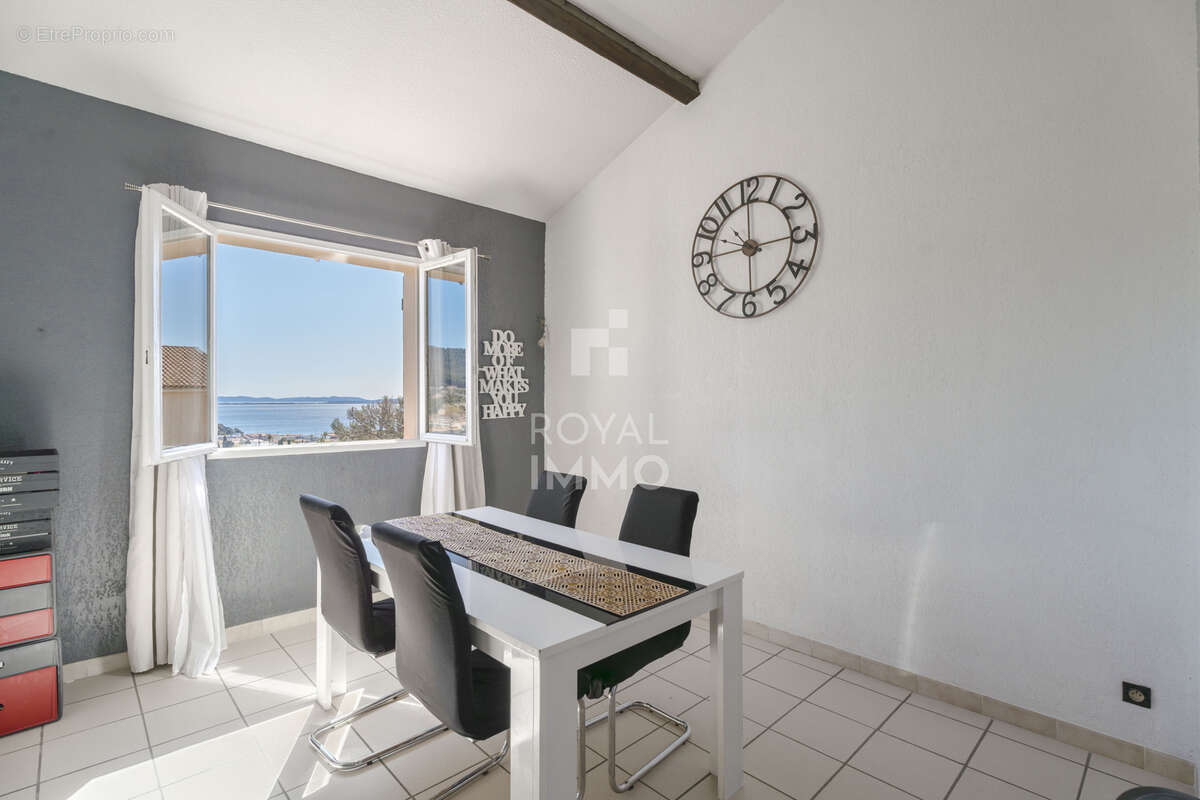 Appartement à CARQUEIRANNE