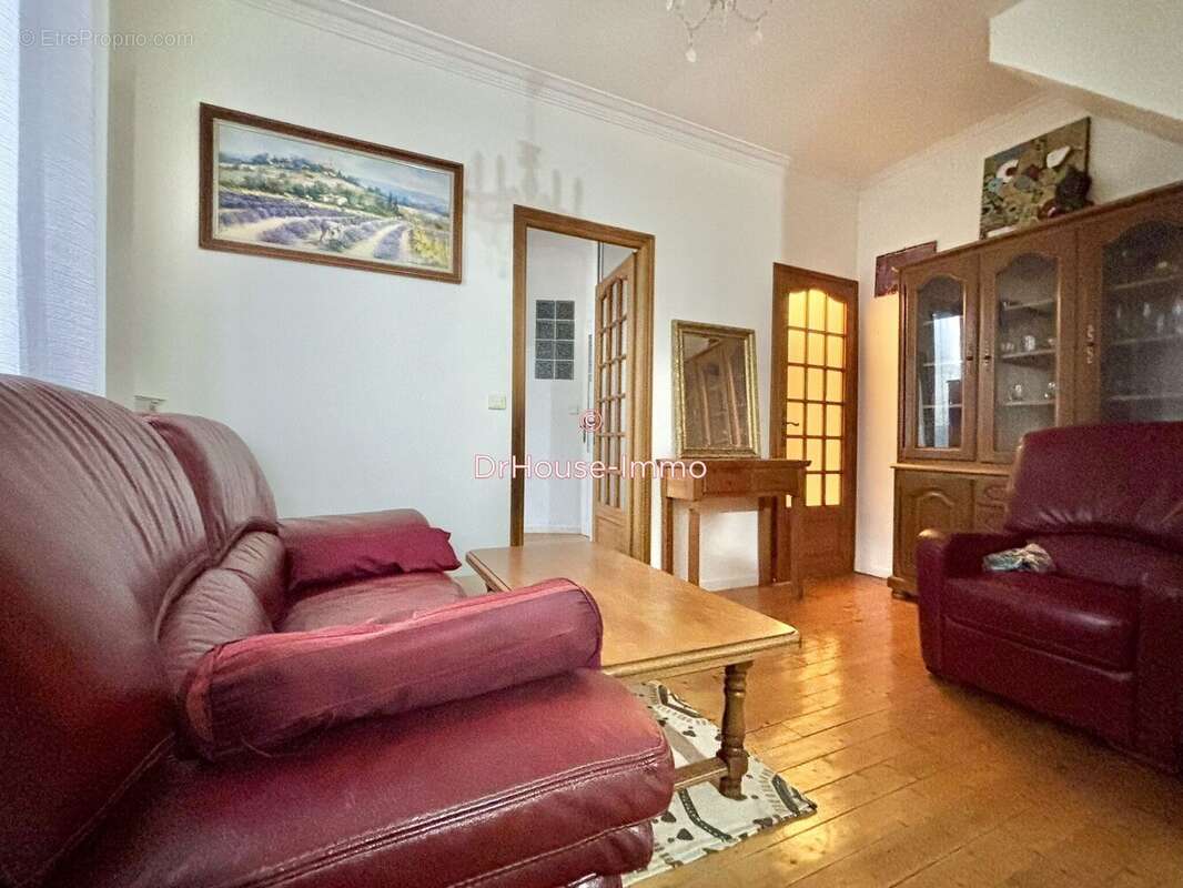 Appartement à LES LILAS