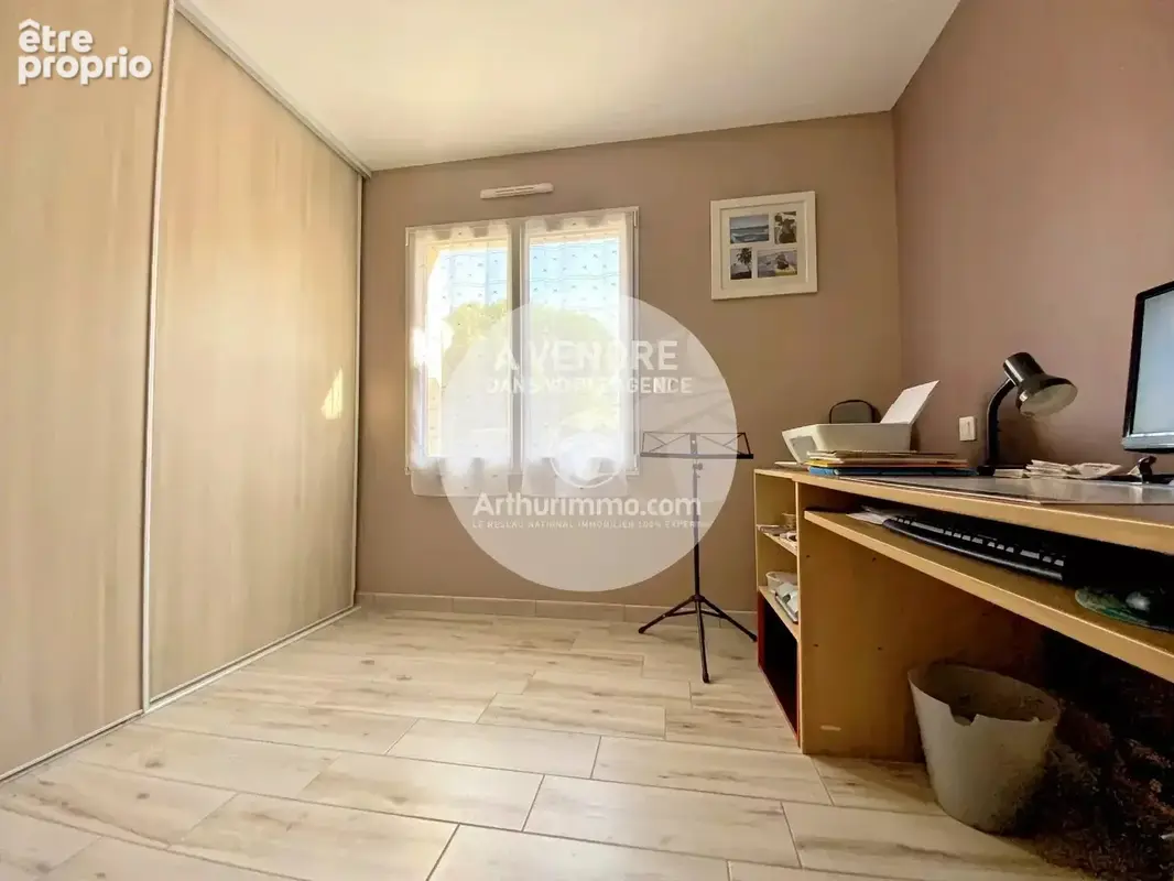 Maison plain-pied, 2016, 3 chambres et un bureau, état irréprochable - photo 9
