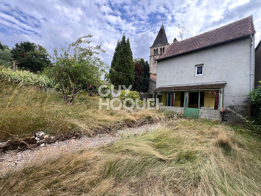 Maison à CHARBONNAT