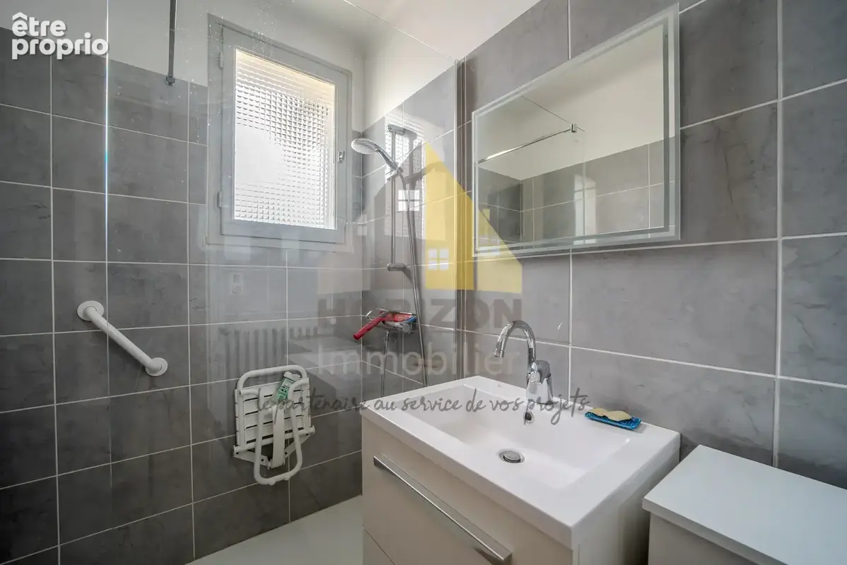Grande maison familiale sur sous-sol complet, terrain constructible et vue sur les vignes ! - photo 7