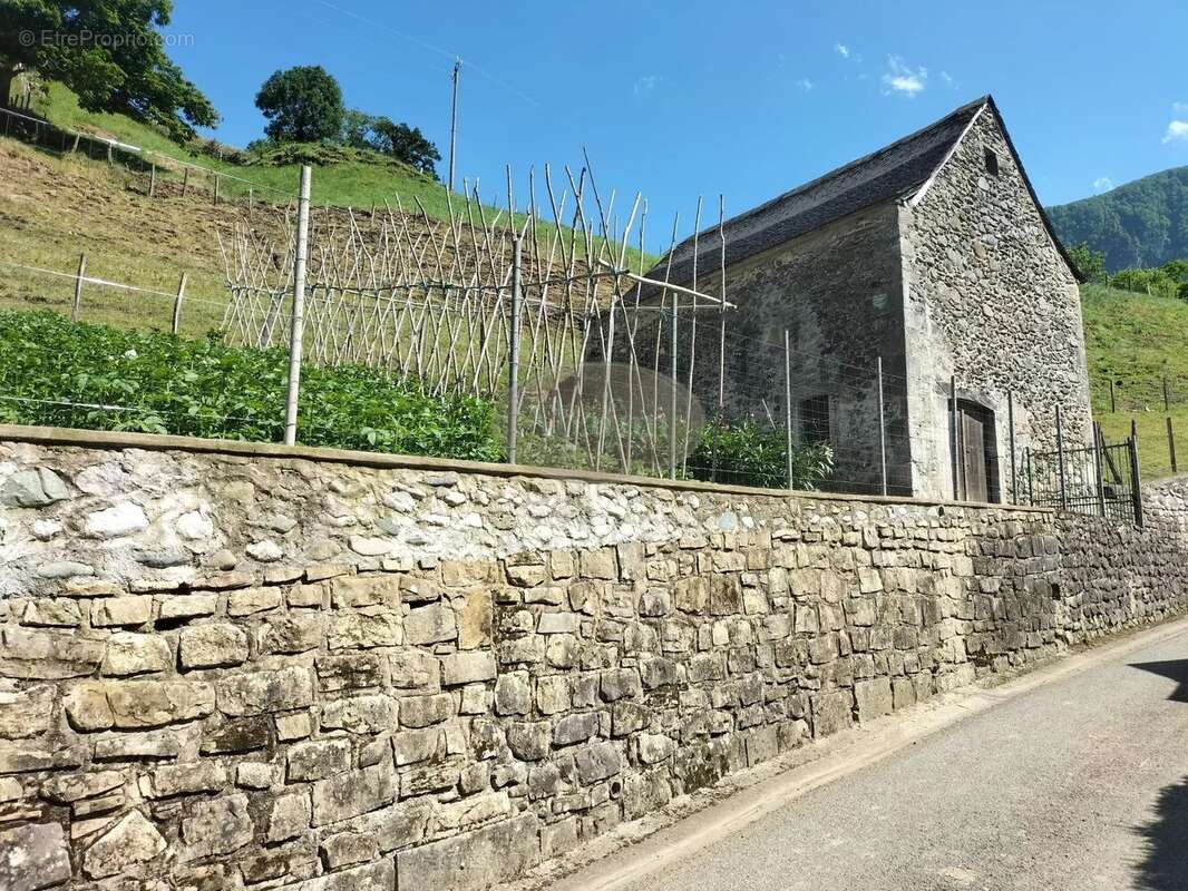 Maison à LOURDIOS-ICHERE