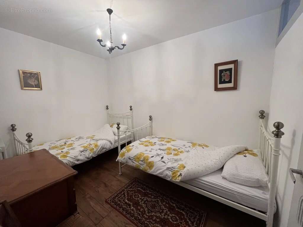 Une maison de village pratique - pour investir ou vivre - photo 7