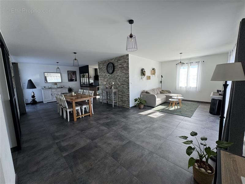 Maison à BOURG-CHARENTE