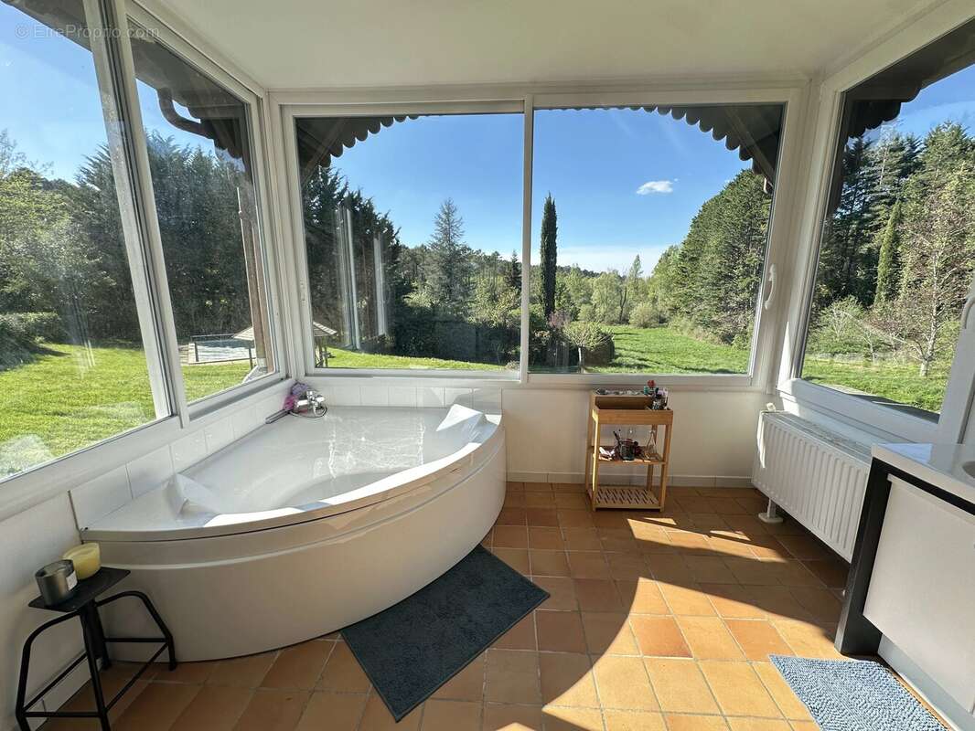 Maison à SAINT-ASTIER