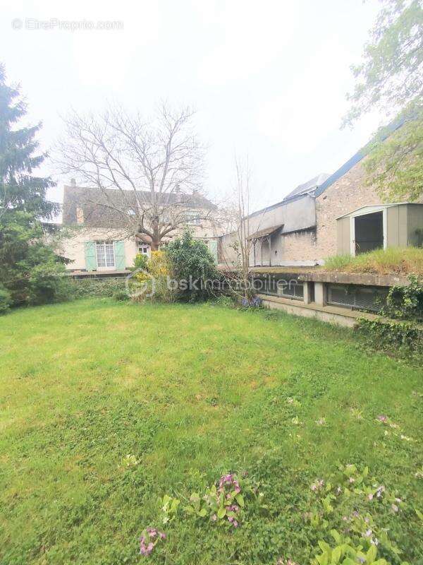 Maison à DAMMARIE-LES-LYS