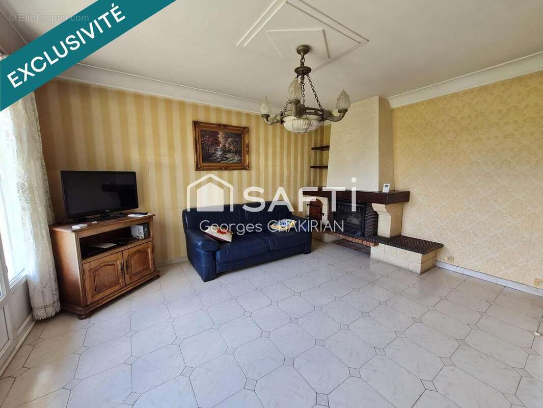 Photo 4 - Maison à DECINES-CHARPIEU