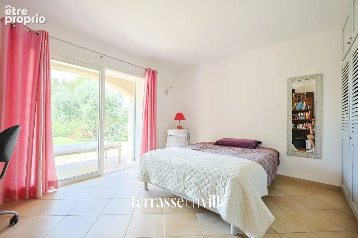 La ciotat - villa de caractere t6 - 270m2 - terrasse - parcelle 6000m2 - 1655000€ - photo 9