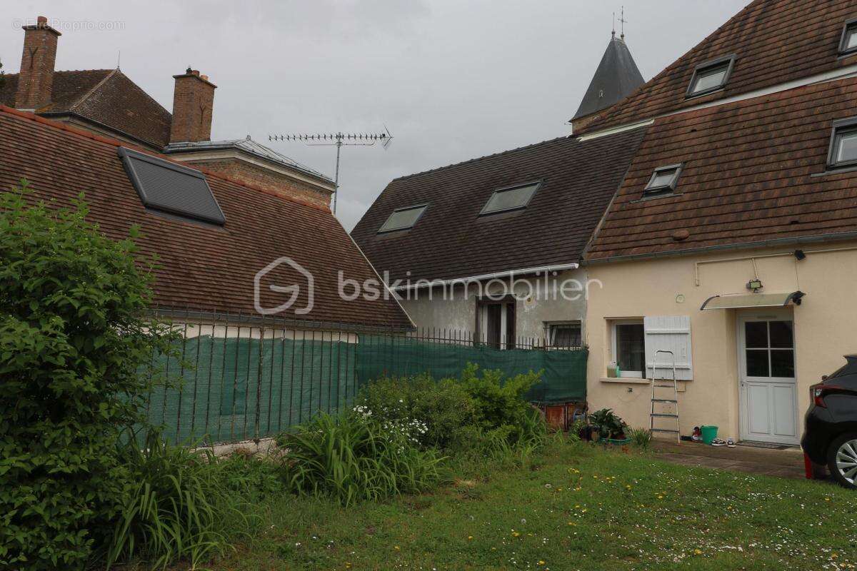 Maison à VERT-LE-GRAND
