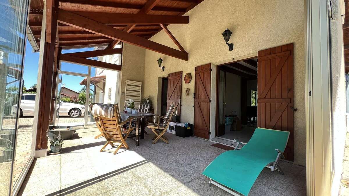 Photo 4 - Maison à LA TOUR-DE-SALVAGNY