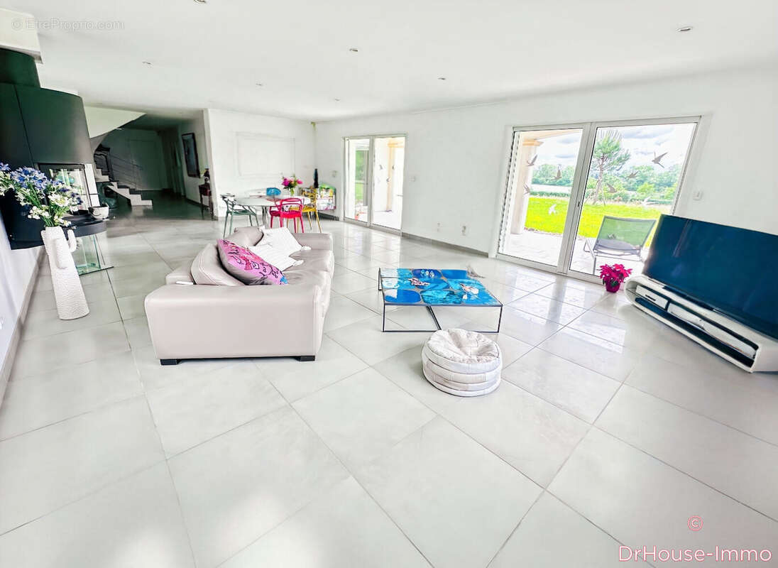 Maison à SAINT-MARTIN-BELLE-ROCHE