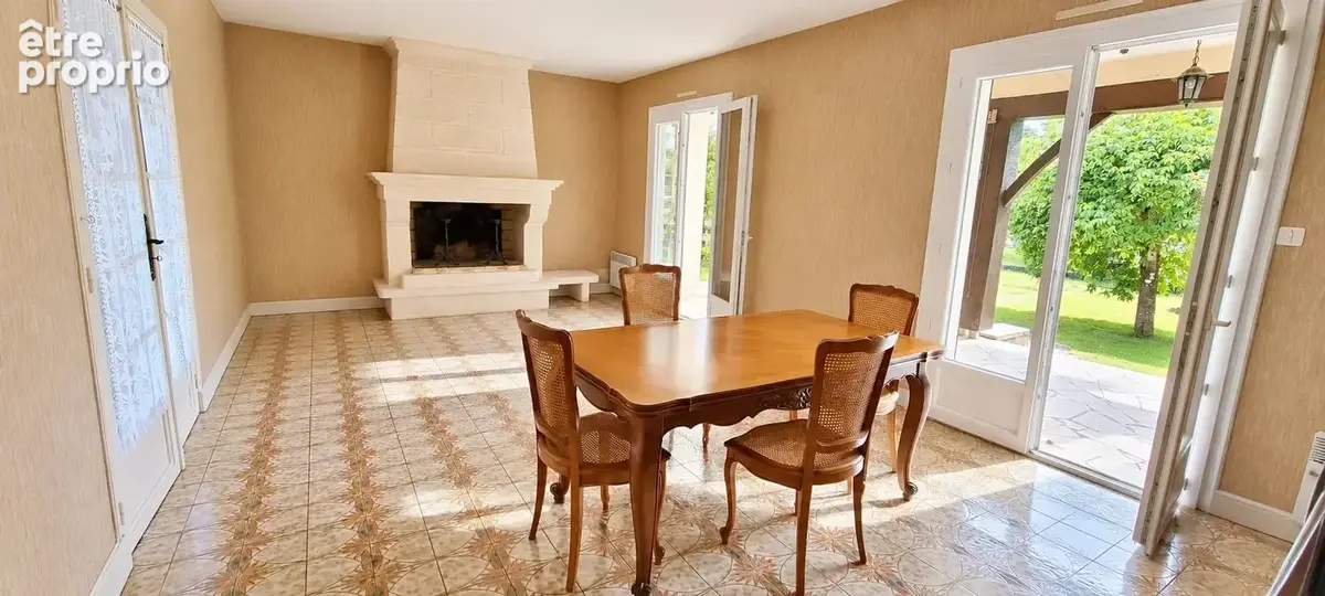 Maison plain pied avec terrasse couverte et  garage sur jardin de 1200 m² - photo 4