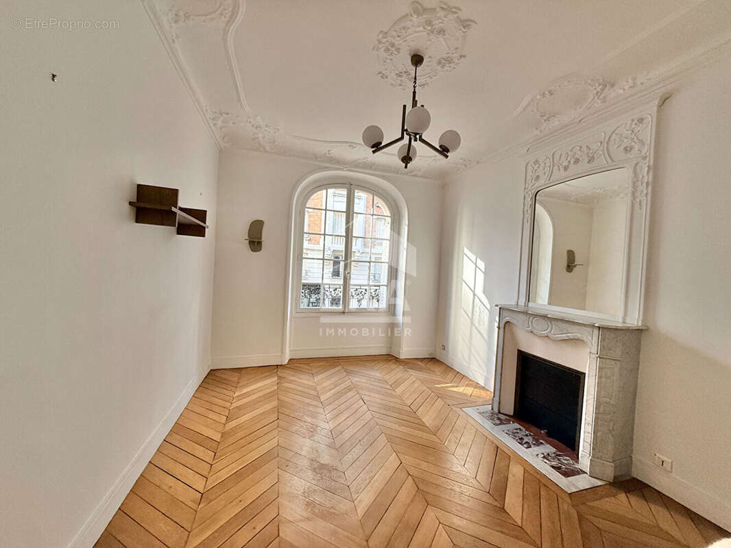 Appartement à PARIS-12E