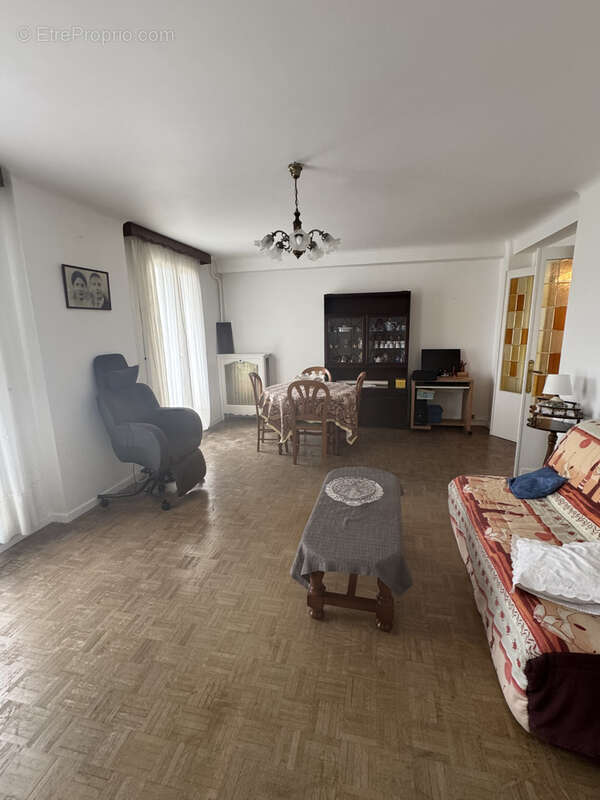 Appartement à MARSEILLE-6E