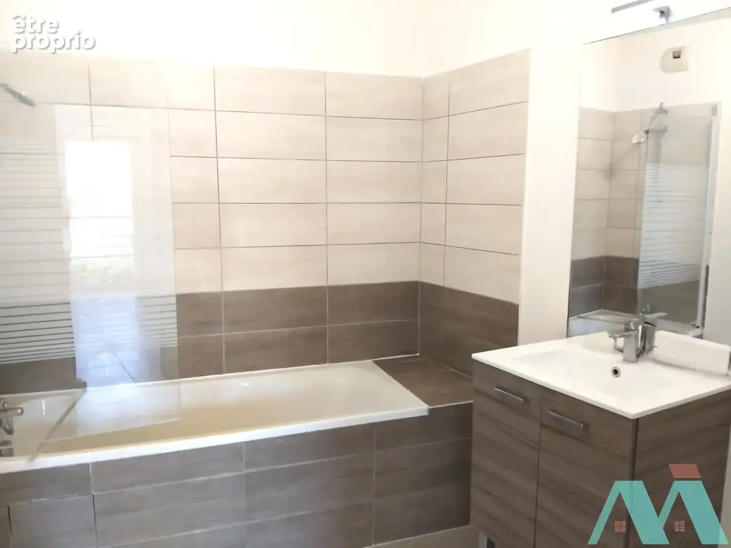 A vendre : Lumineux T3 avec terrasse et double stationnement à VIDAUBAN - photo 10