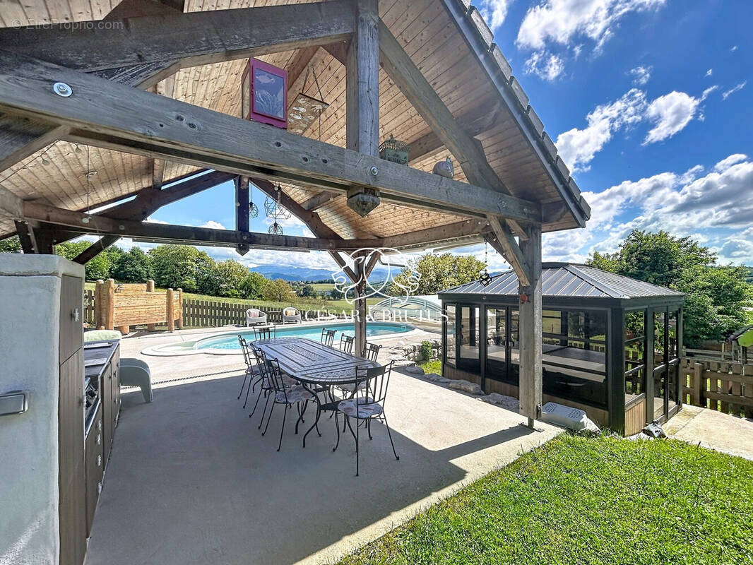 Cuisine d'été_Piscine - Maison à BELMONT-TRAMONET