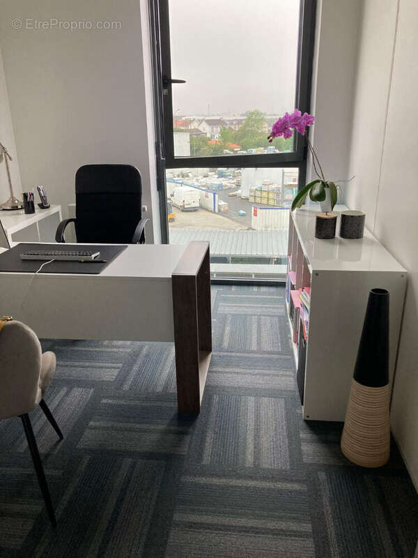 Commerce à SAINT-SEBASTIEN-SUR-LOIRE