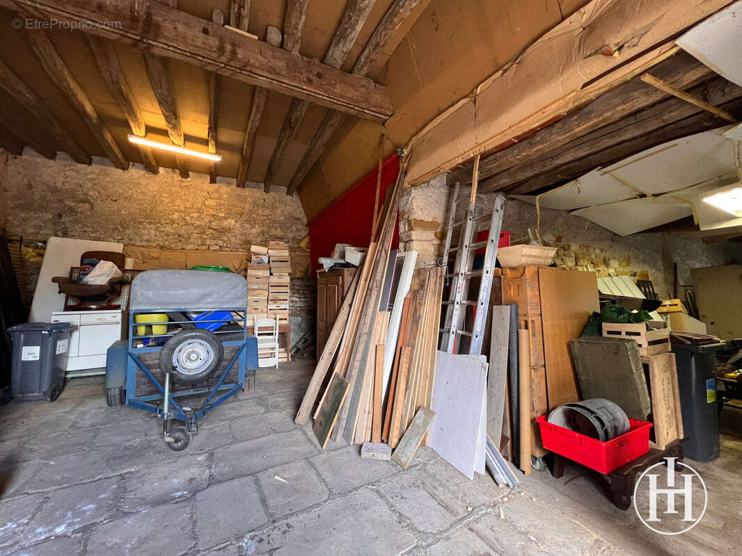 Parking à BRUERE-ALLICHAMPS