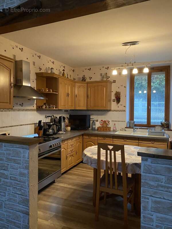 Maison à CHATEAUNEUF-LA-FORET