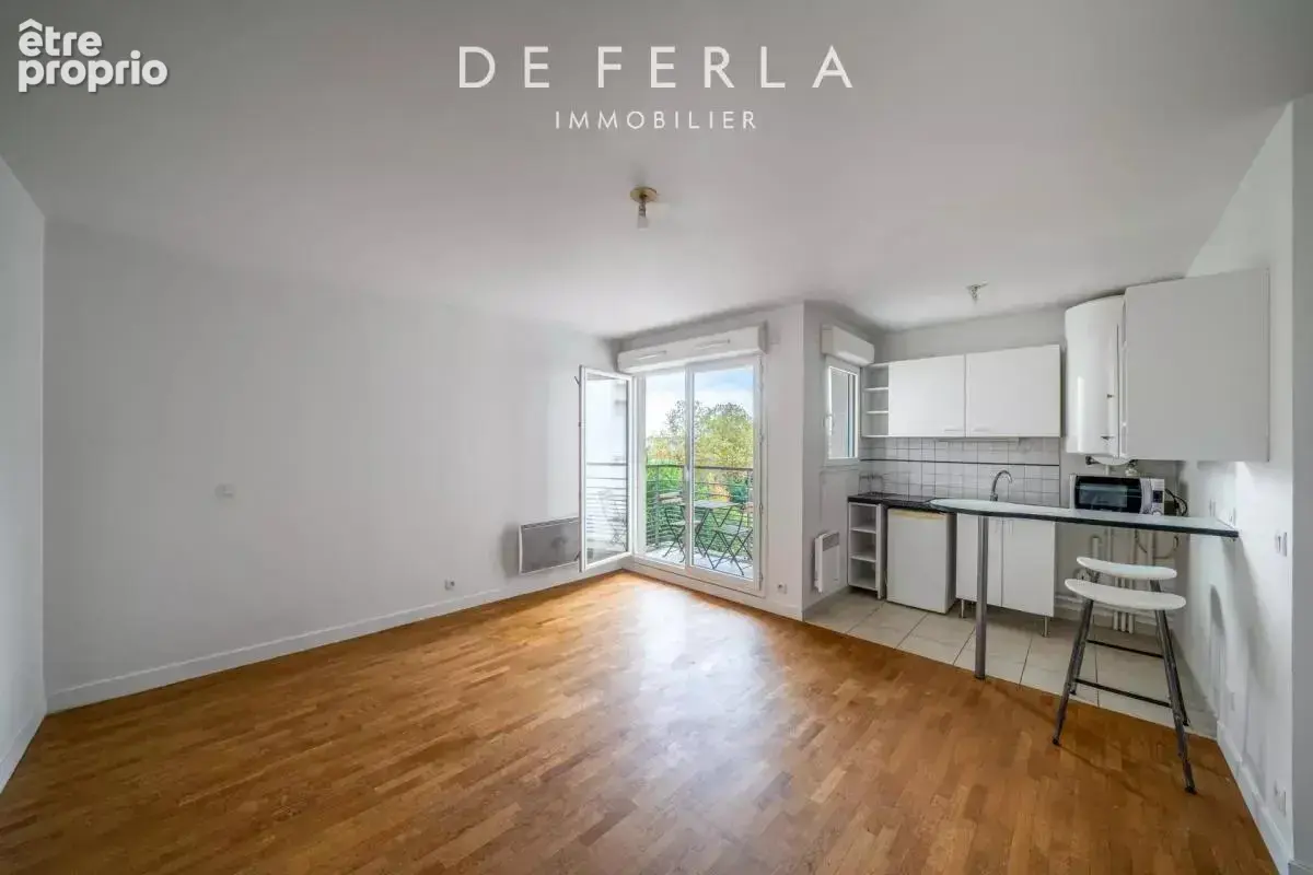 Studio en étage élevé avec balcon - Le Plessis Robinson - photo 3