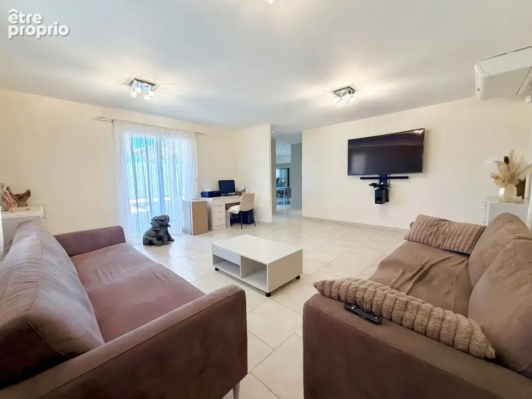 Maison 165 m2 Parcieux avec un terrain de 1434 m2 et piscine chauffée. - photo 6