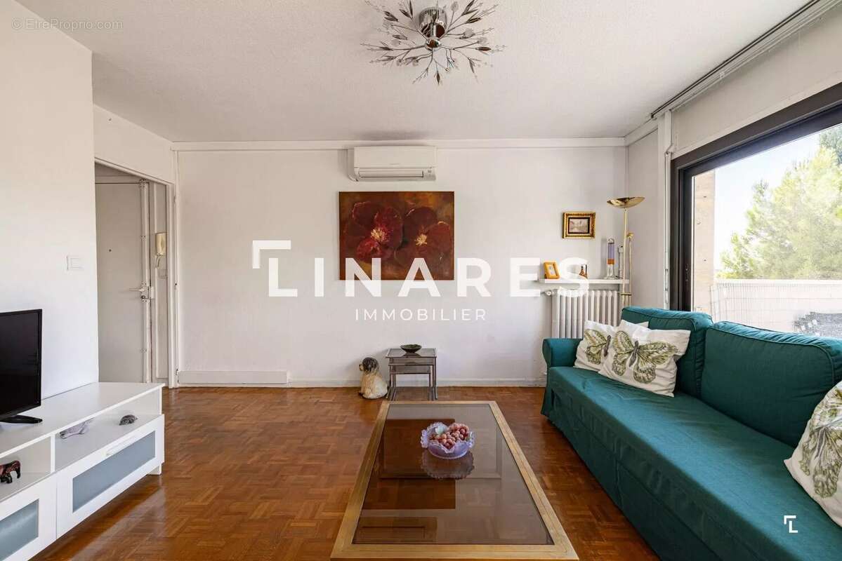 Appartement à MARSEILLE-4E