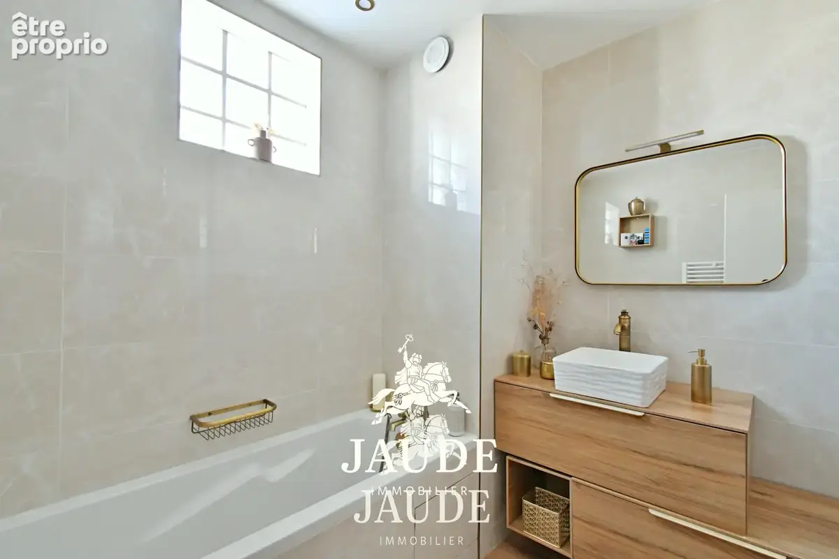 Appartement de 135 m2 en ÉTAGE ÉLEVÉ avec terrasses, cave et garage double   Rue Colbert, Résidence Nymphéas, - photo 10