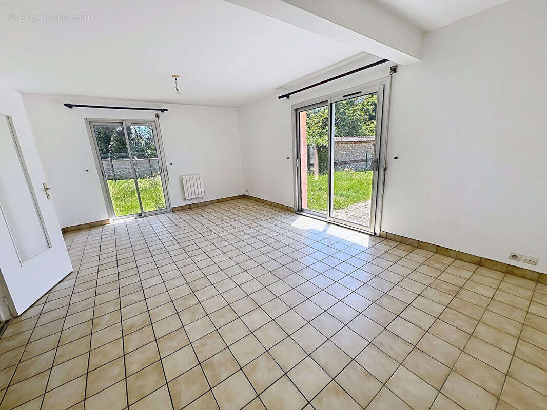 Appartement à FRANQUEVILLE-SAINT-PIERRE