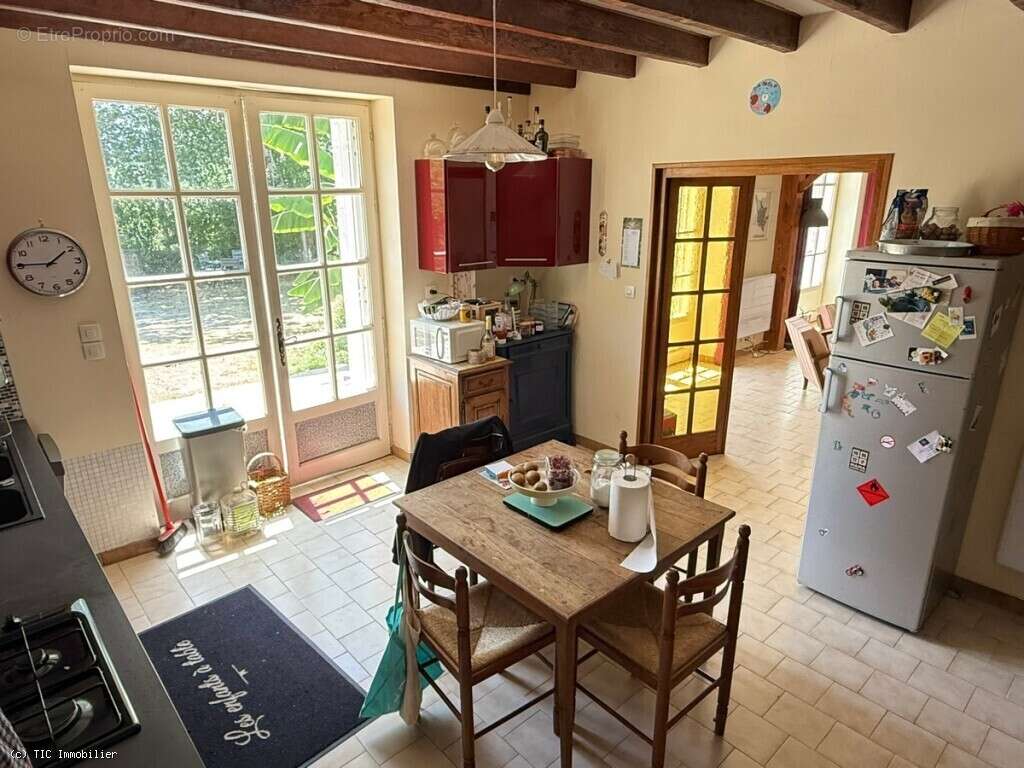 Maison à NANTEUIL-EN-VALLEE