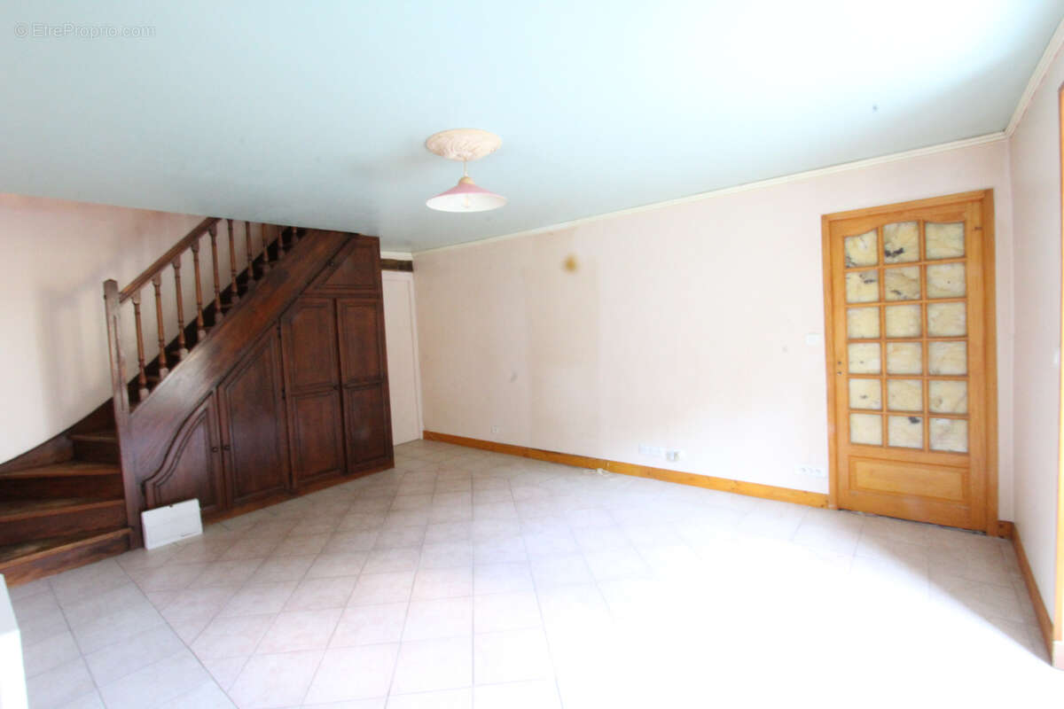 Maison à CHATEAUNEUF-VAL-DE-BARGIS