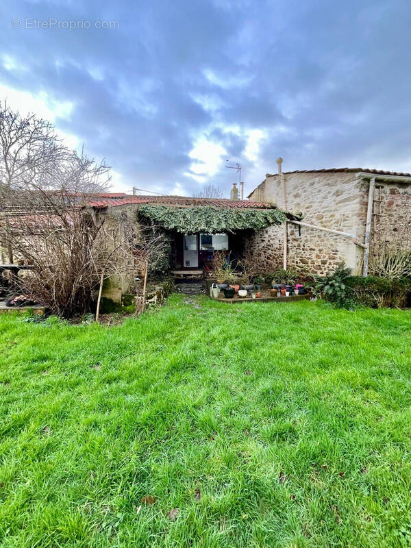 Maison à LEGE