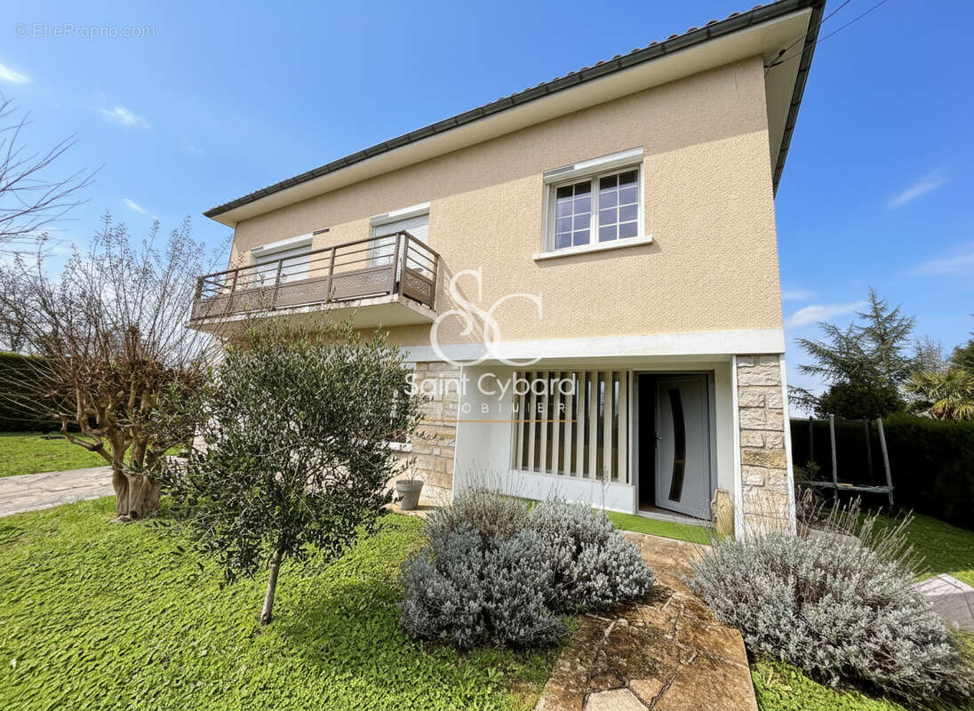 Maison à SAINT-YRIEIX-SUR-CHARENTE