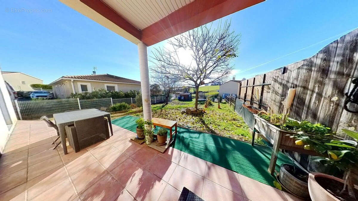 Maison à LASGRAISSES