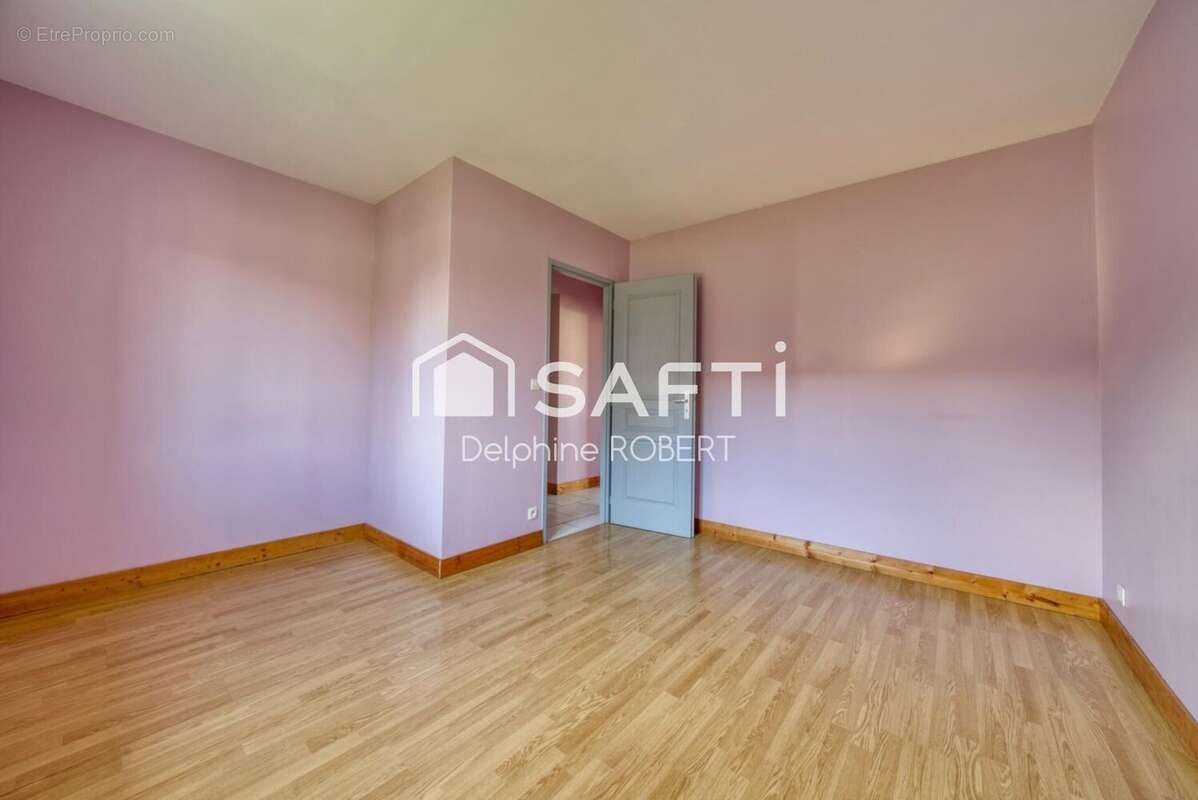 Maison 100 m² à Le Douhet  - photo 6