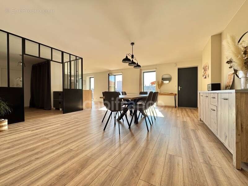 Appartement à LE COTEAU