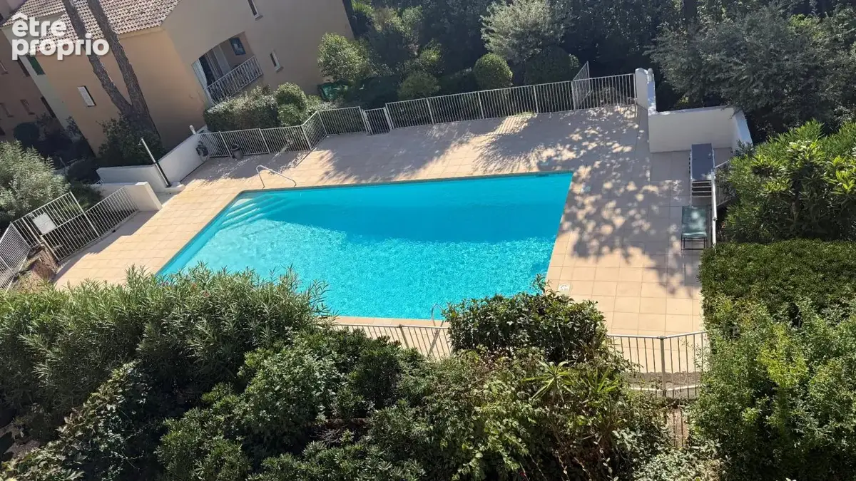 Appartement à vendre 3 pièces en dernier étage SAINT RAPHAEL (83) - photo 4