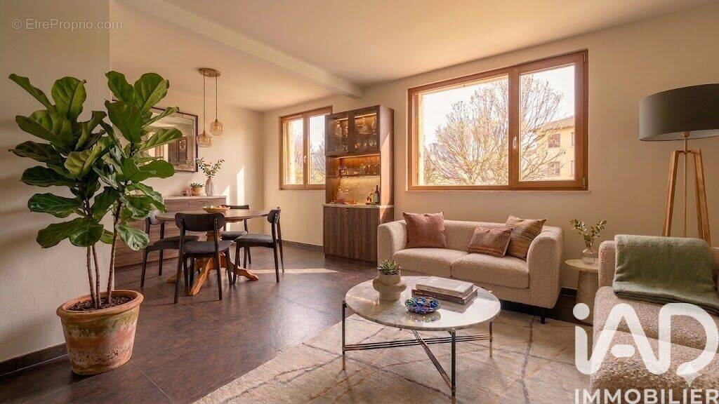 Photo 1 - Appartement à LE PLESSIS-ROBINSON