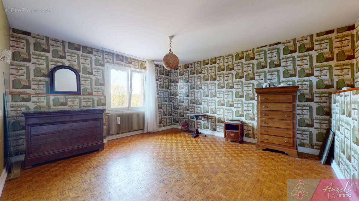 Maison à DAMPIERRE