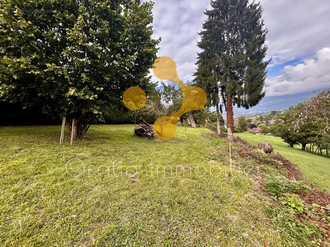 Terrain à SAINT-JORIOZ