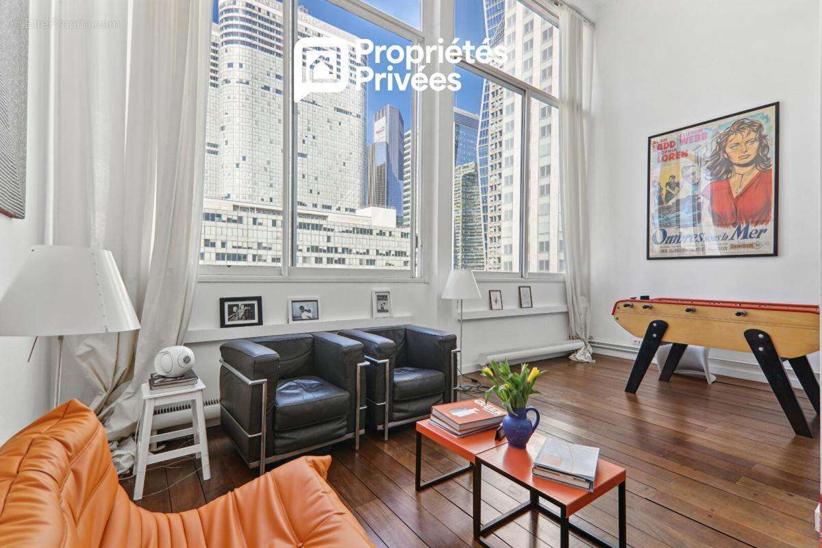 Appartement à COURBEVOIE