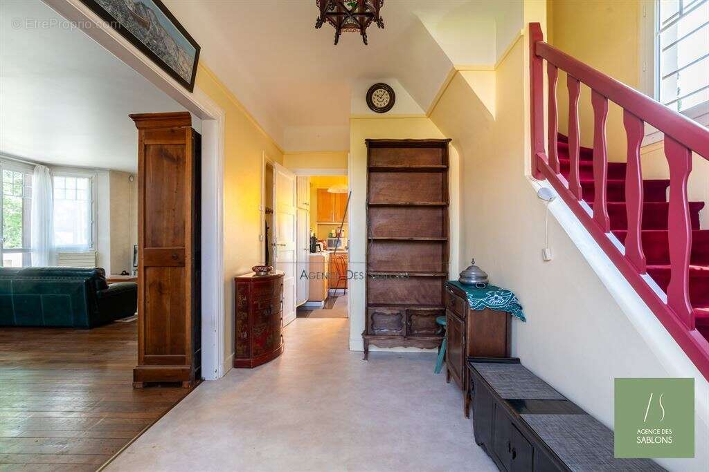 Maison 128 m² à Le Vesinet  - photo 7