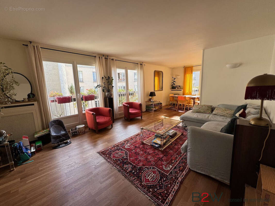 Appartement 105 m² à Paris-18e  - photo 2