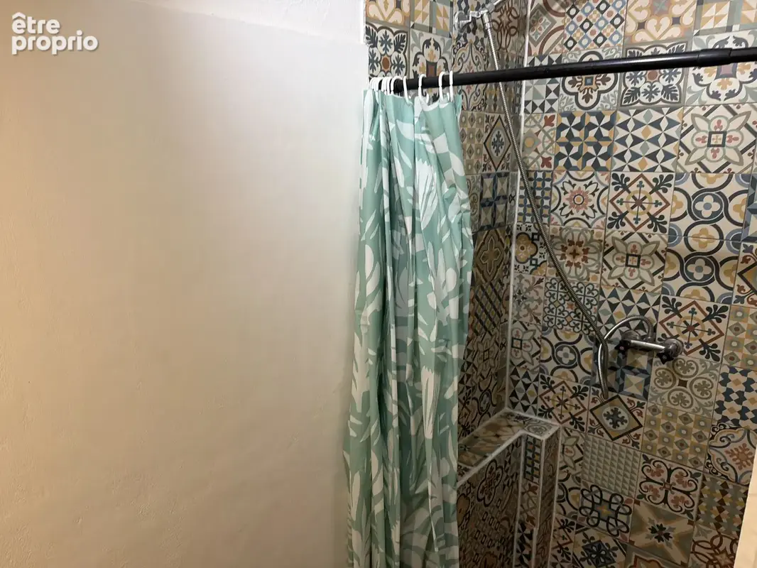 À la périphérie d'une ville animée, maison de deux chambres - photo 11