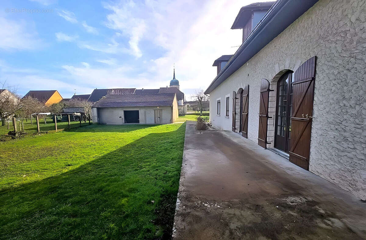 Maison familiale de caractère à 10 minutes de Dole - photo 12