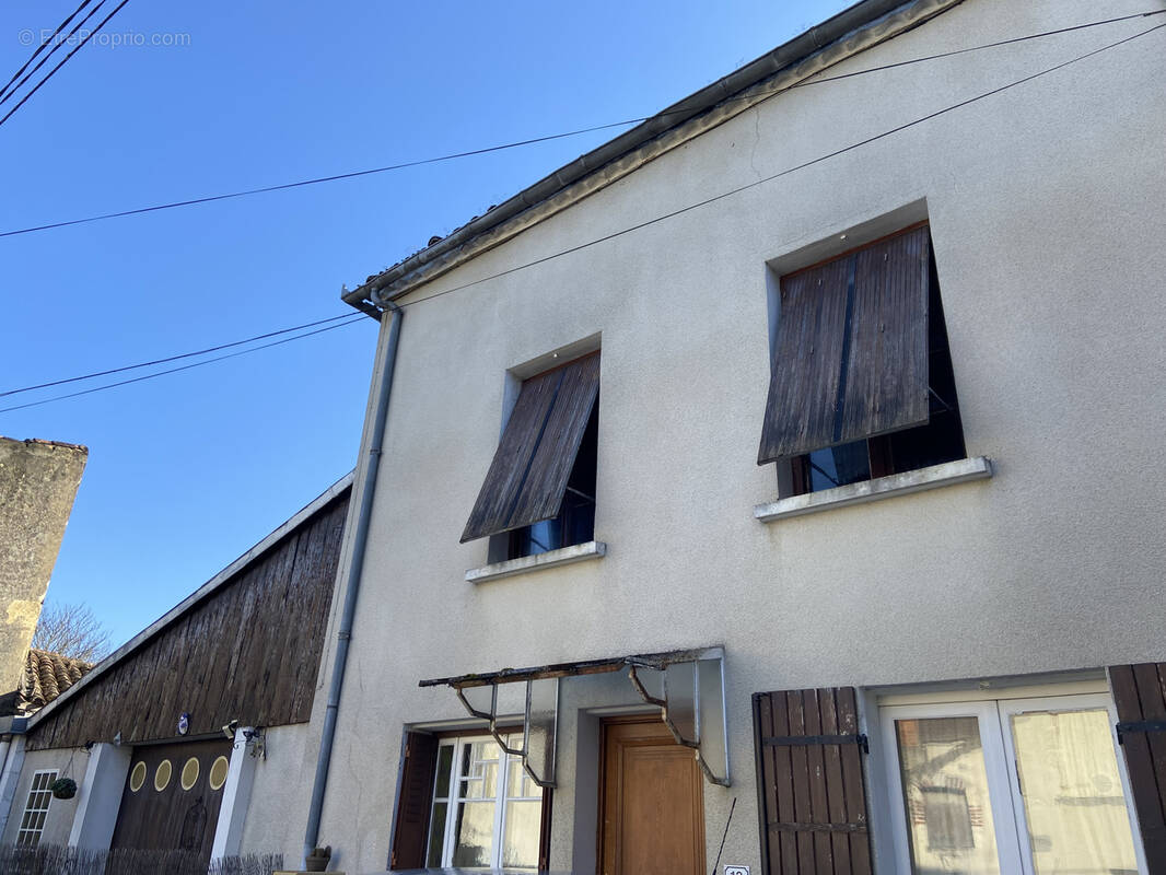 Maison à BARBASTE