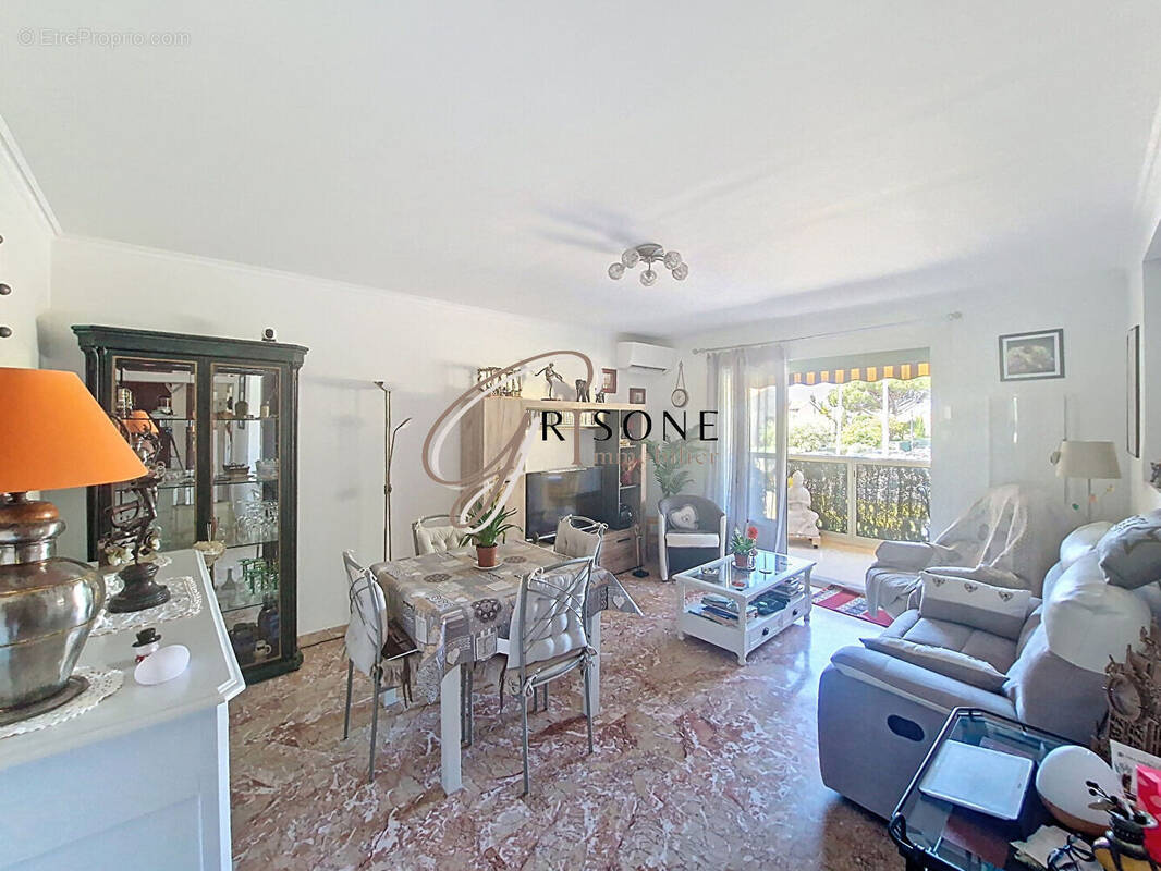 Appartement à SIX-FOURS-LES-PLAGES