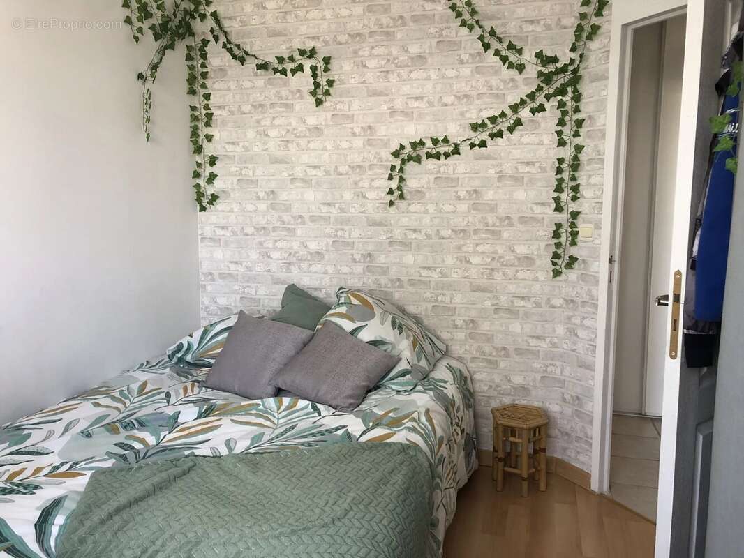 Maison à LA CHAPELLE-SUR-OREUSE